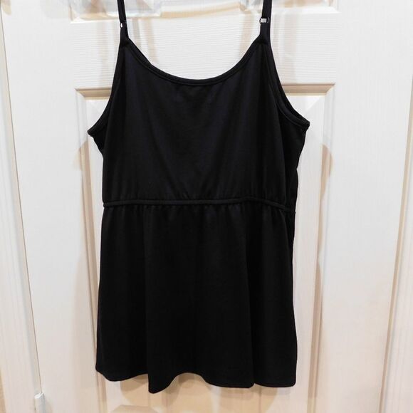 Madison & Berkeley Twist Front Tank C3 - Picture 4 of 4